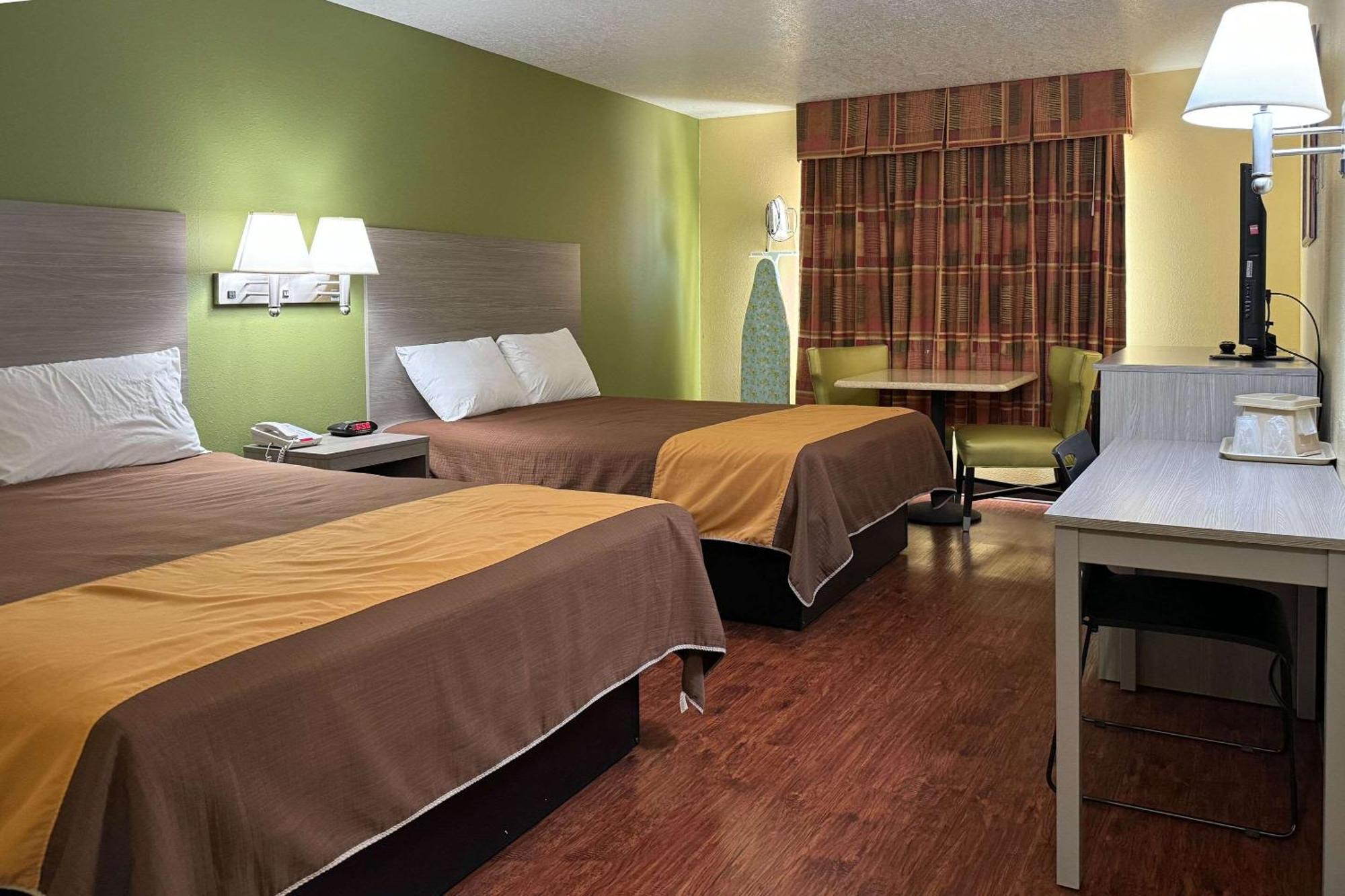 Rodeway Inn Moriarty Buitenkant foto